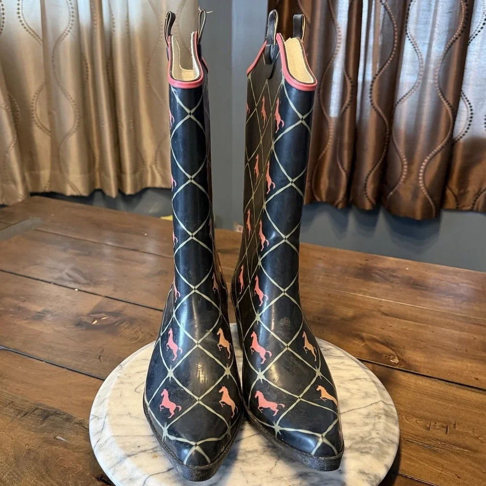 Bit & Bridle Black Pink Argyle Horses Rubber Cowboy Rain Boots Women Sz 9 EU 40